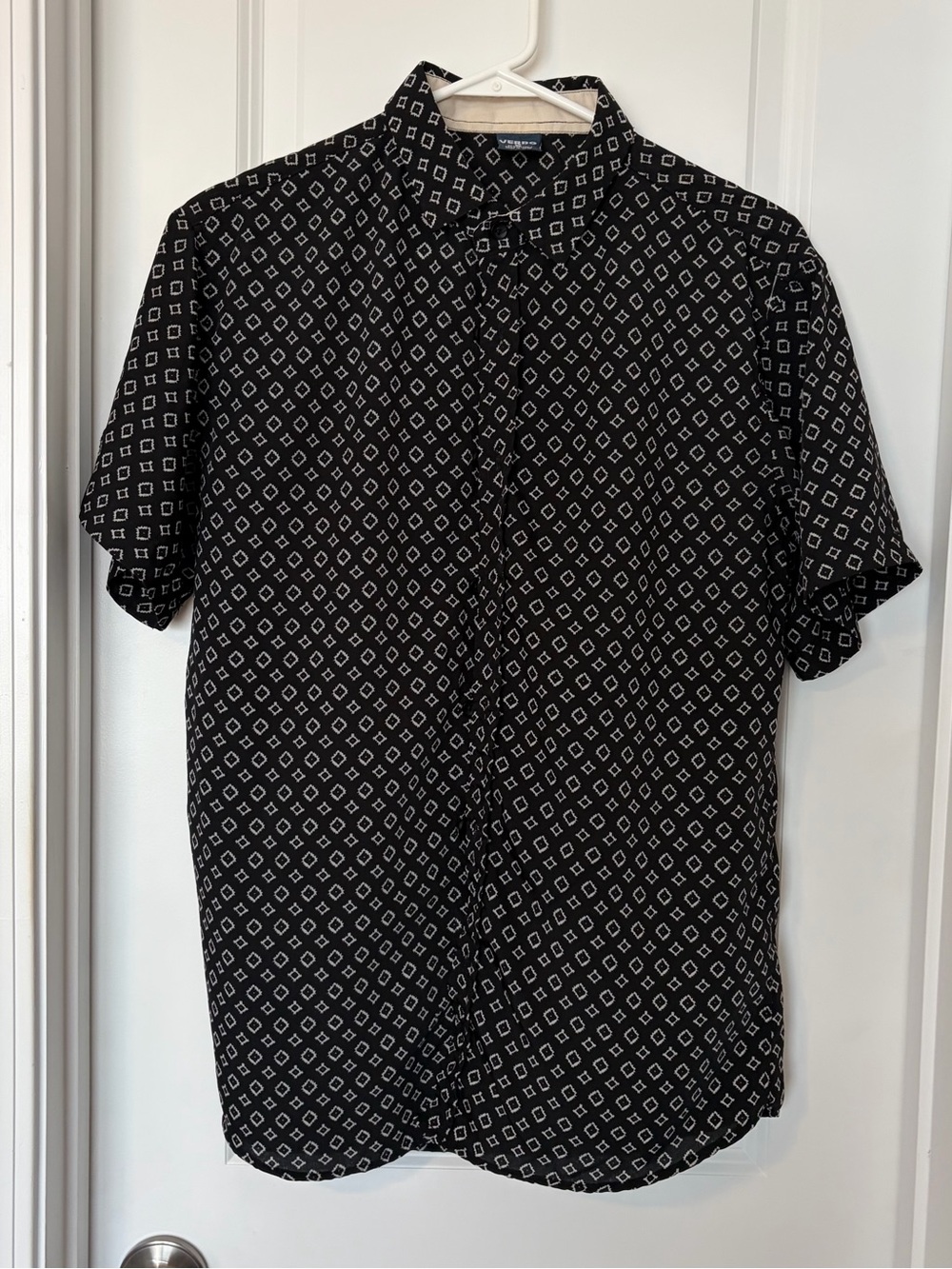 Verdo Black Short-Sleeve Button-Up Shirt with White Diamond Print